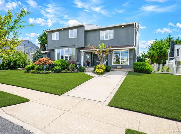 962 Mildred Drive, Baldwin, NY 11510