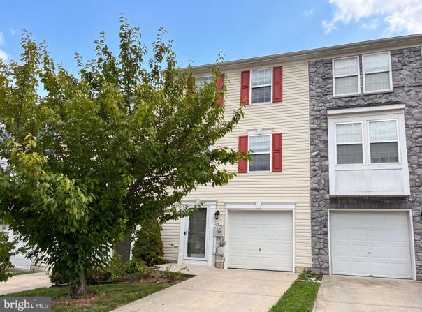 42 COUNCIL CT, FALLING WATERS, WV 25419