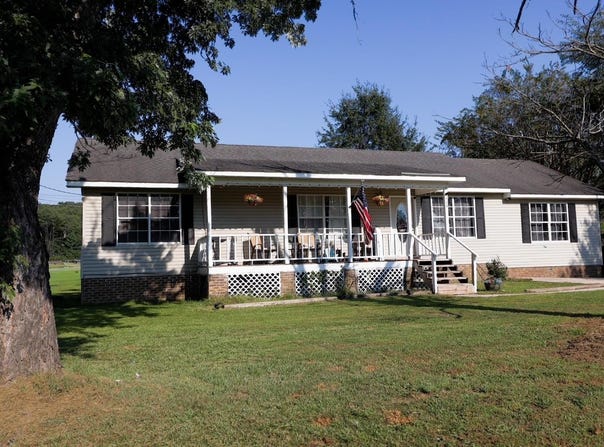 406 Meadow Creek Dr NE, Hanceville, AL 35077