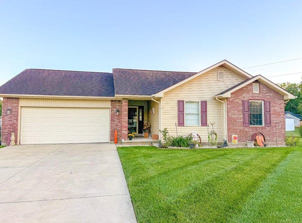 3640 W Starlight Drive, Connersville, IN 47331