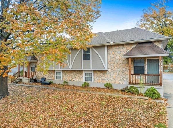 2825 Tepee Avenue, Independence, MO 64057