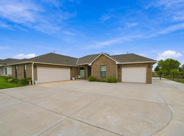 1509 E Elk Ridge, Goddard, KS 67052