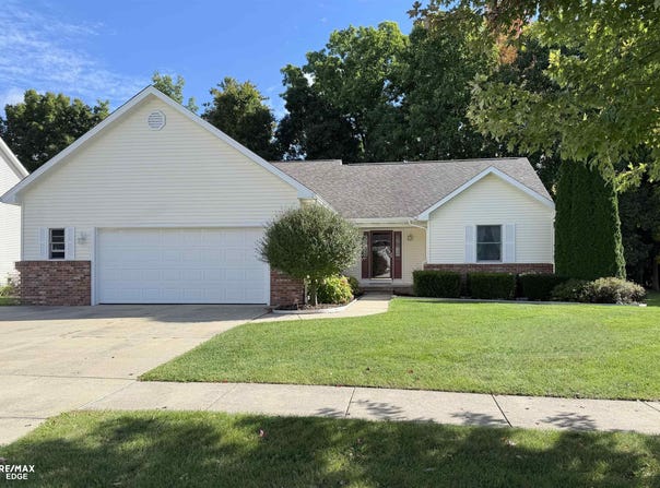 926 Village Drive, Davison, MI 48423