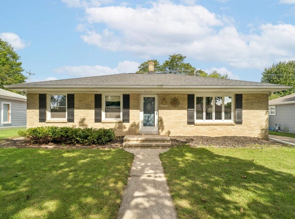 1024 E LINDBERGH Street, APPLETON, WI 54911