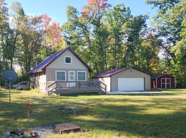 983 E MCCORK, Idlewild, MI 49642