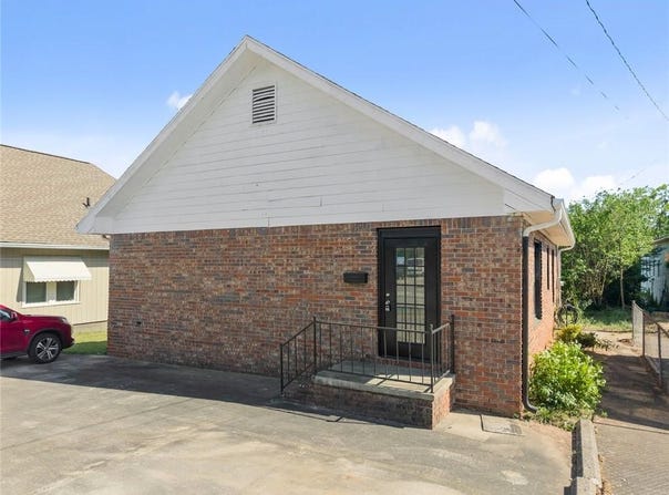 160 E Currahee Street, Toccoa, GA 30577