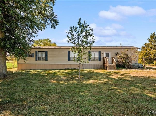 14017 N Prairie Road, Hoyleton, IL 62803