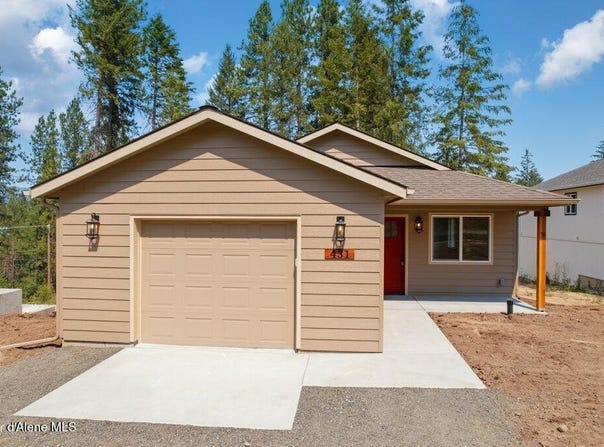 431 F St, Plummer, ID 83851