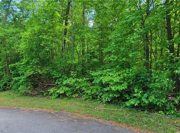 Lynden Loop, Westminster, SC 29693