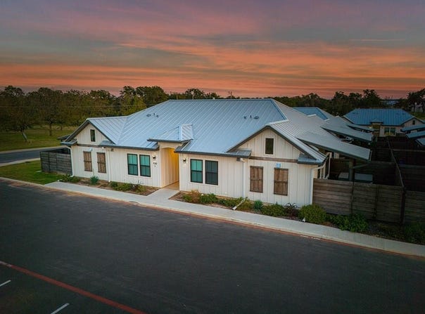 930 S Eagle St, Fredericksburg, TX 78624