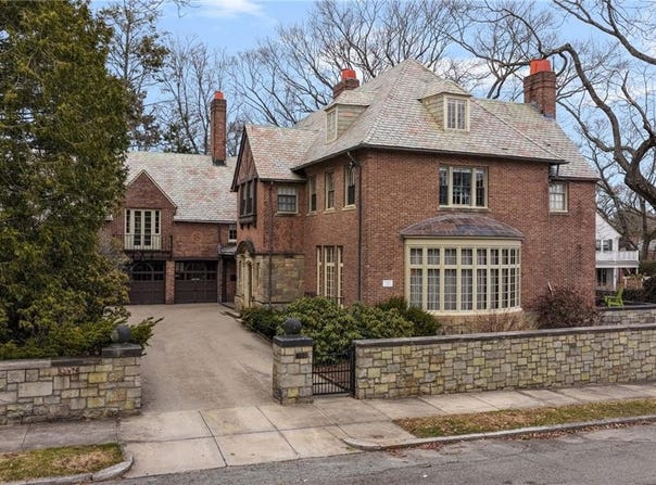 330 Freeman Parkway, Providence, RI 02906