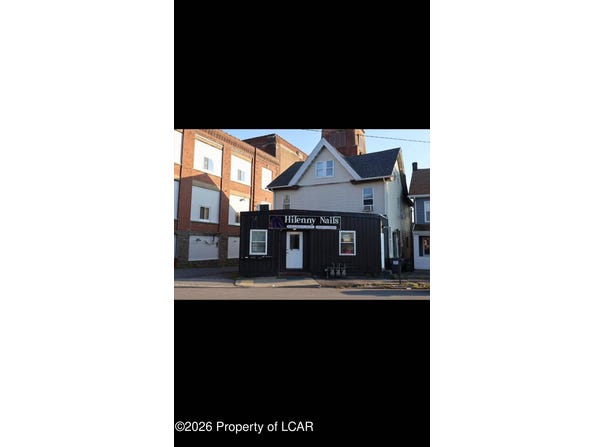 18 E Diamond Avenue, Hazleton, PA 18201