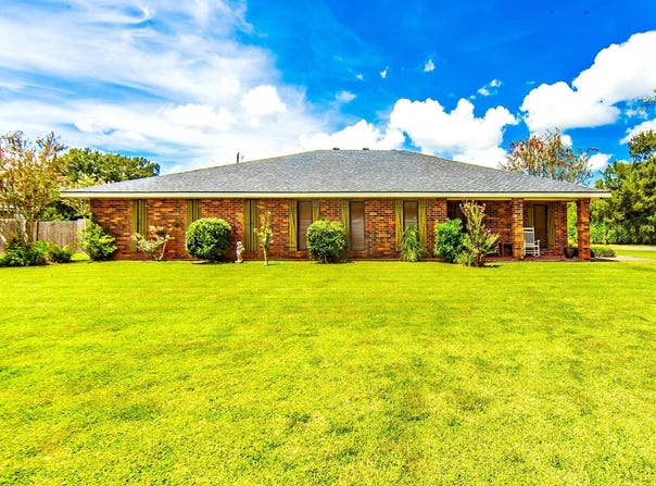221 Mary Beth, Houma, LA 70364