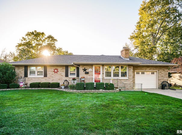 1111 S 8TH Street, Pekin, IL 61554