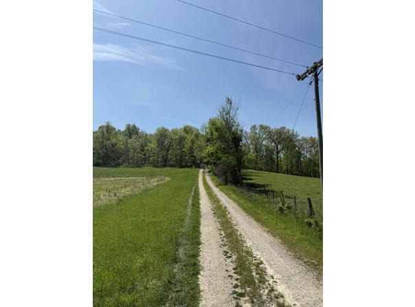 1395 weeks rd, Hermann, MO 65041