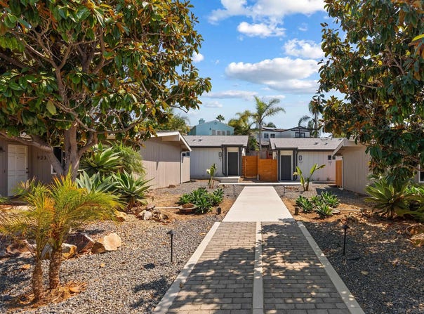 921-927 Regal Rd., Encinitas, CA 92024
