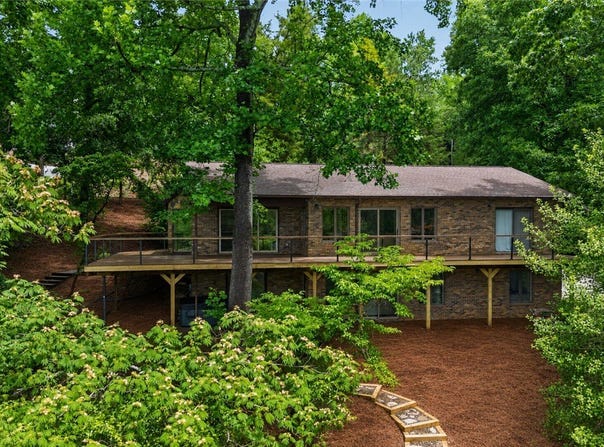 304 Lakeside Drive, Seneca, SC 29672