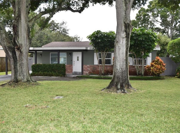 110 ROYAL PALMS, LARGO, FL 33771
