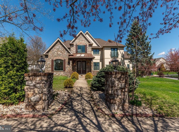 49 CREST Boulevard, EASTON, PA 18045