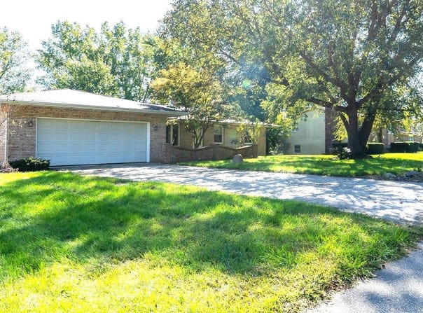 60196 Surrey Lane, Elkhart, IN 46517-9427