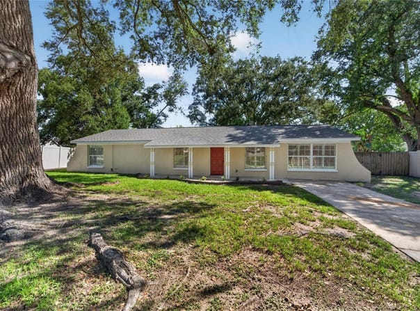 522 HIGHVIEW Circle N, BRANDON, FL 33510