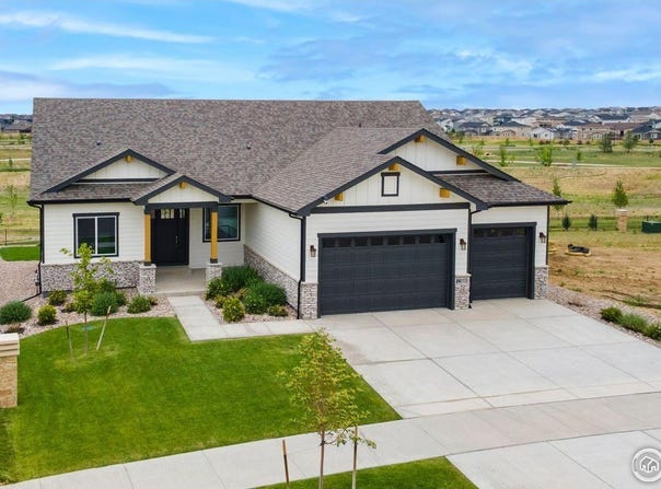 24113 E 36th Pl, Aurora, CO 80019