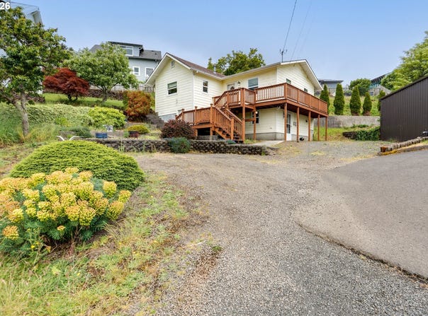 97 DRESDEN St, Astoria, OR 97103