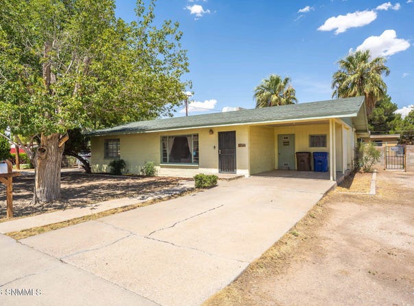 160 Roberts Drive, Las Cruces, NM 88005