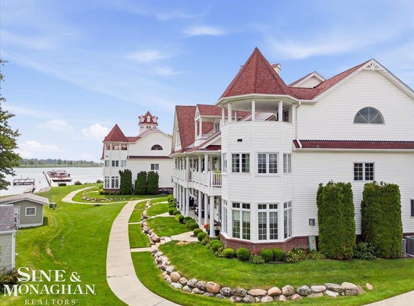 9976 Tashmoo Lane, Clay, MI 48001
