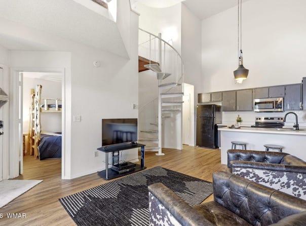 2700 S White Mountain Road, Show Low, AZ 85901
