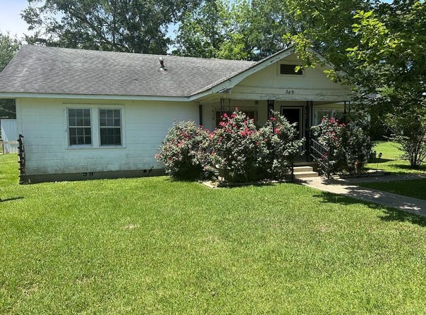 209 Maple St, SANDERSVILLE, MS 39477