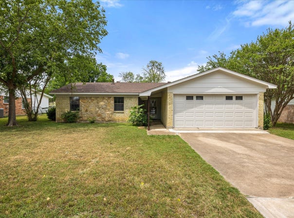 606 Nancy Drive, Glen Rose, TX 76043
