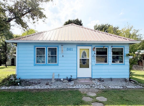 861 Old US 51 Highway, Makanda, IL 62958