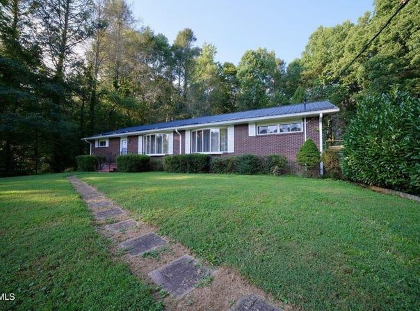 123 Rolling Hills Road, Erwin, TN 37650