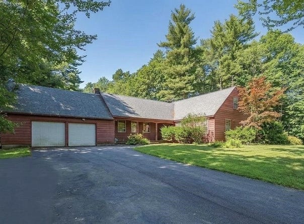 1 Exeter Road, Kingston, NH 03848