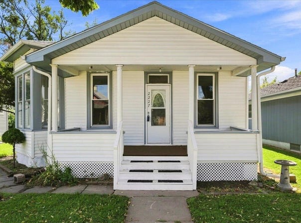 2227 AVENUE E, COUNCIL BLUFFS, IA 51501