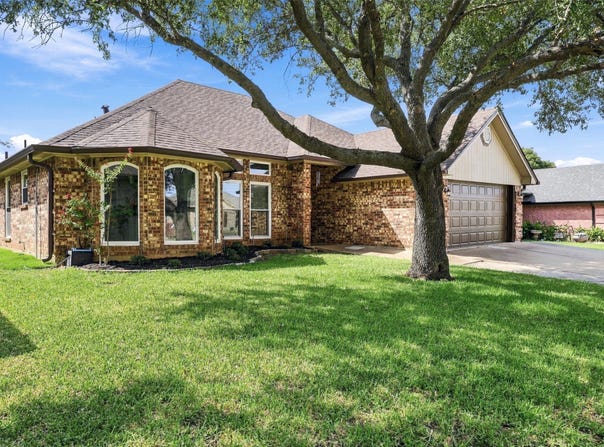 6036 Sundown Drive, Watauga, TX 76148