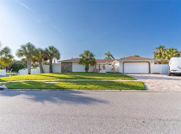 320 HARBOR Passage, CLEARWATER, FL 33767