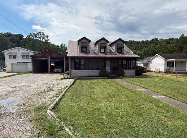 27589 E Lynn Road, Wayne, WV 25570
