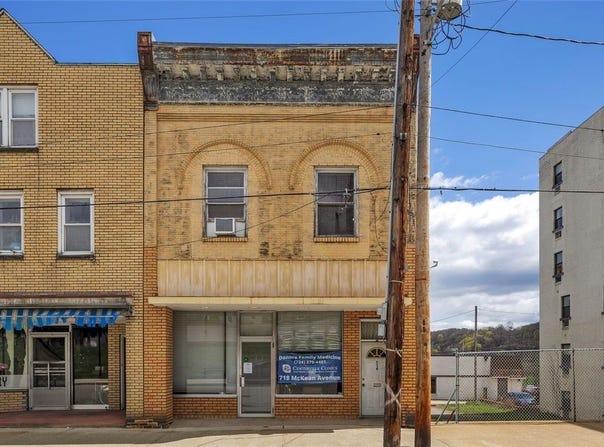 718 Mckean Ave, Donora, PA 15033