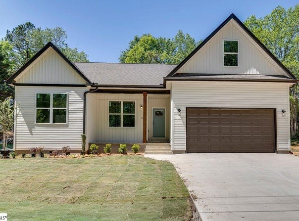 3 Carter Drive, Marietta, SC 29661