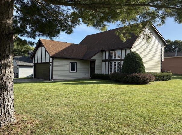 122 N Creekside Trail, McHenry, IL 60050