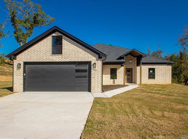 1000 Duke Drive, Bauxite, AR 72011