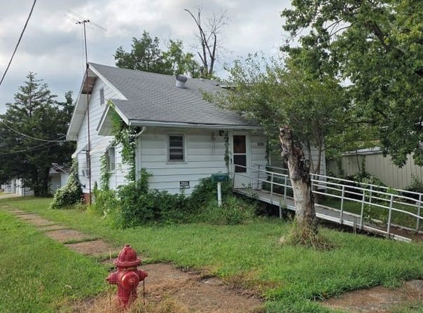 1029 S Mckinley Street, Harrisburg, IL 62946
