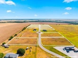 103 PR 711, Lott, TX 76656