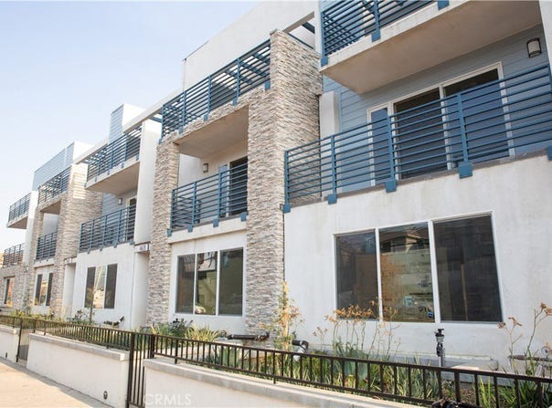 14616 Vanowen, Van Nuys, CA 91405