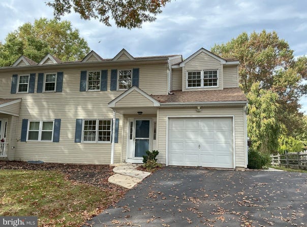 4040 DIANE Way, DOYLESTOWN, PA 18902