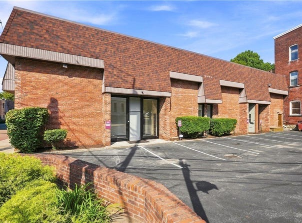 61 E Crafton Ave, Crafton, PA 15205