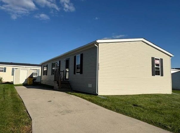 58400 Brookside Dr, New Haven, MI 48048