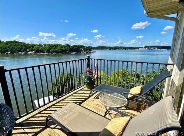 98 Jonathan Drive, Lake Ozark, MO 65049